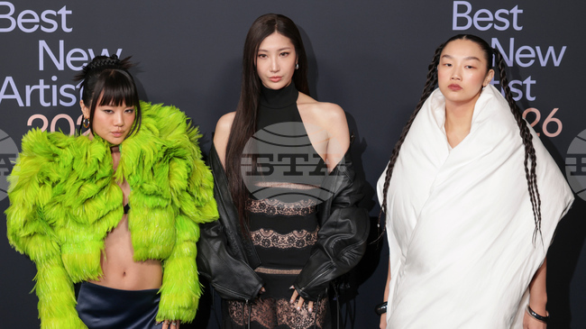 От кей-поп групата „Хънтрикс“ потвърдиха, че ще имат свое изпълнение на наградите „Брит“