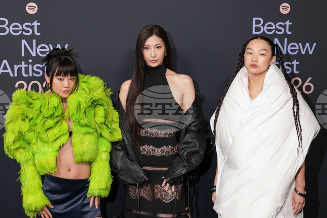 От кей-поп групата „Хънтрикс“ потвърдиха, че ще имат свое изпълнение на наградите „Брит“