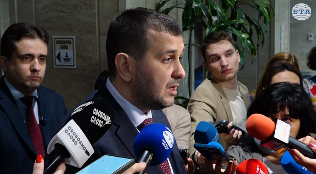 Нотариалната заверка при прехвърляне на МПС е измислена административна тежест, смята Йордан Иванов от ДСБ