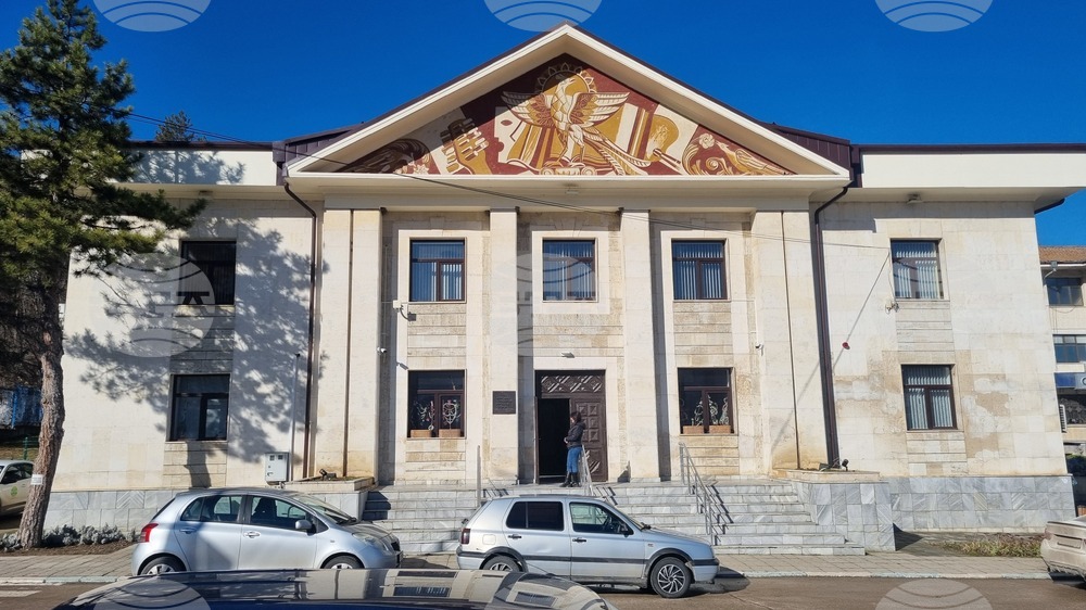 В Опака откриха обновената сграда на градското читалище