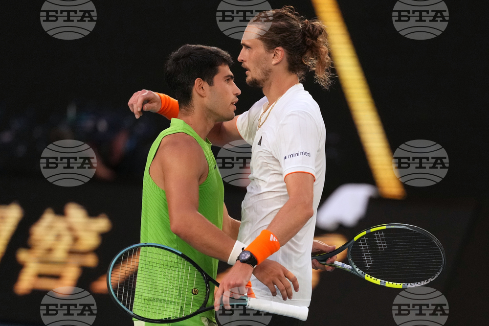 Карлос Алкарас преодоля физически проблеми и Александър Зверев в епичен мач, за да се класира за финала на Откритото първенство на Австралия