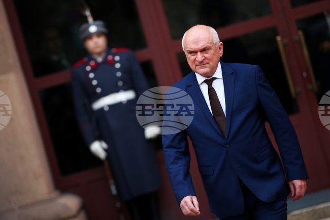 Председателят на Сметната палата Димитър Главчев е склонен да приеме да бъде служебен премиер