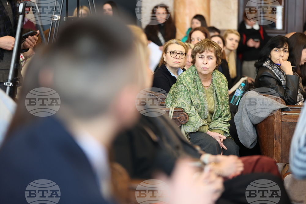 СУ „Св. Климент Охридски” - „Между бунта и закона - тийнейджърите в България” - дискусия