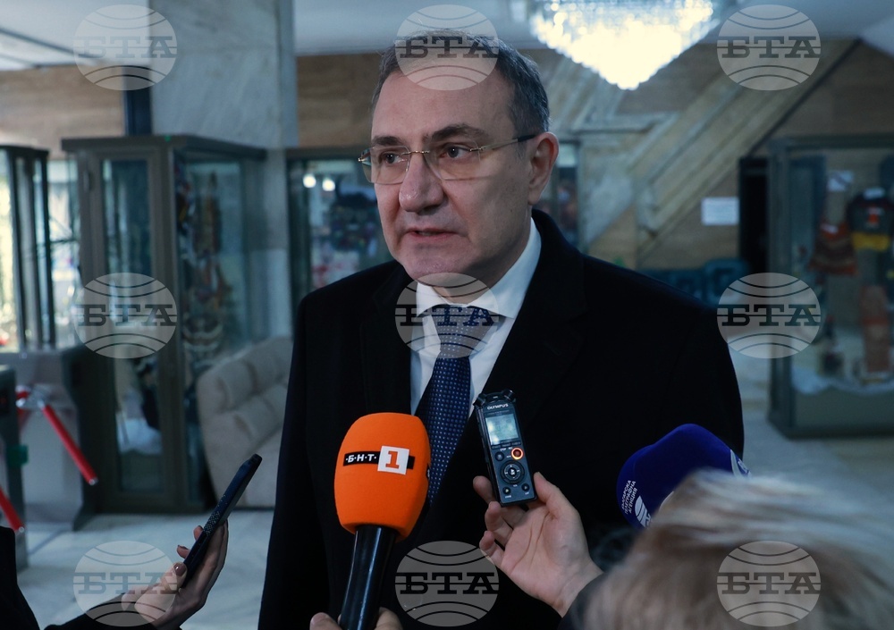 Outgoing Labour Minister Gutsanov Says 5% Public-Sector Pay Rise Is Guaranteed