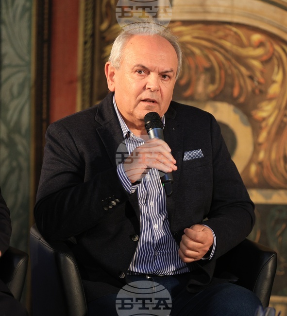 Читалището е третата по възраст институция тук, каза председателят на ПБНЧ „Еленка и Кирил Д. Аврамови-1856“ в Свищов Пламен Александров