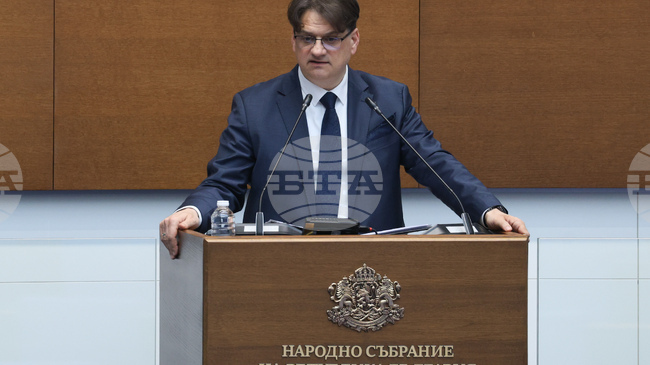 Министър Мариан Бачев отговори на въпрос от народен представител, свързан с премахване на бивш военен завод във Варна