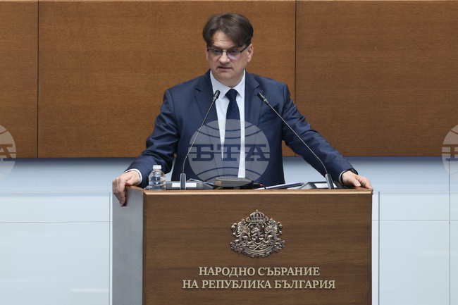 Министър Мариан Бачев отговори на въпрос от народен представител, свързан с премахване на бивш военен завод във Варна