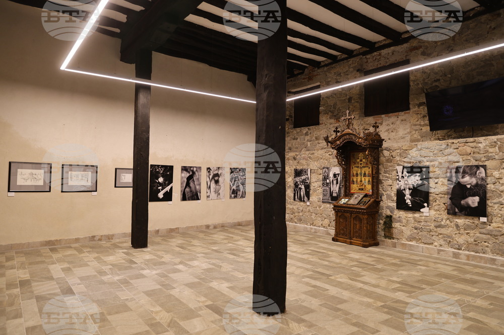 Бачковски манастир - изложба - „Атон в рисунки и фотографии“