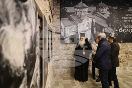 Бачковски манастир - изложба - „Атон в рисунки и фотографии“