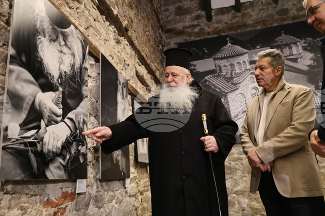 Бачковски манастир - изложба - „Атон в рисунки и фотографии“