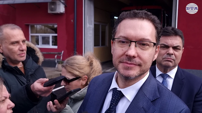 Четирима са задържани след акция за спиране на торент сайтове в България, съобщи министър Даниел Митов