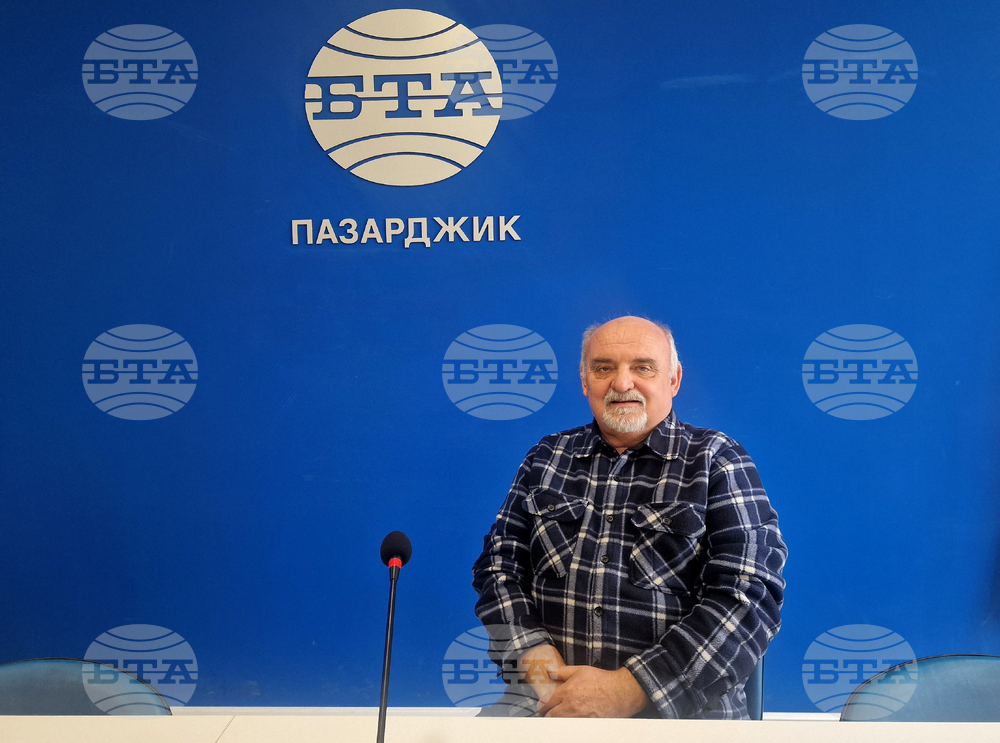 Народните читалища имат дълбока връзка с традициите, каза Сергей Шербетов, главен експерт в дирекция "Образование и култура" в Община Пазарджик