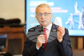 СУ „Св. Климент Охридски” - „Между бунта и закона - тийнейджърите в България” - дискусия