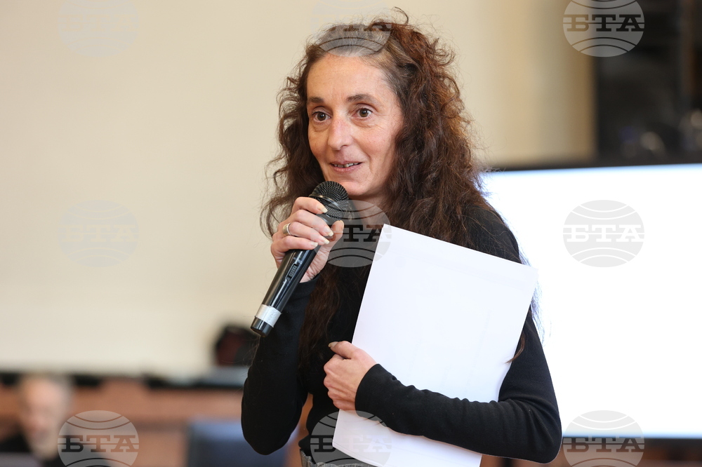 СУ „Св. Климент Охридски” - „Между бунта и закона - тийнейджърите в България” - дискусия