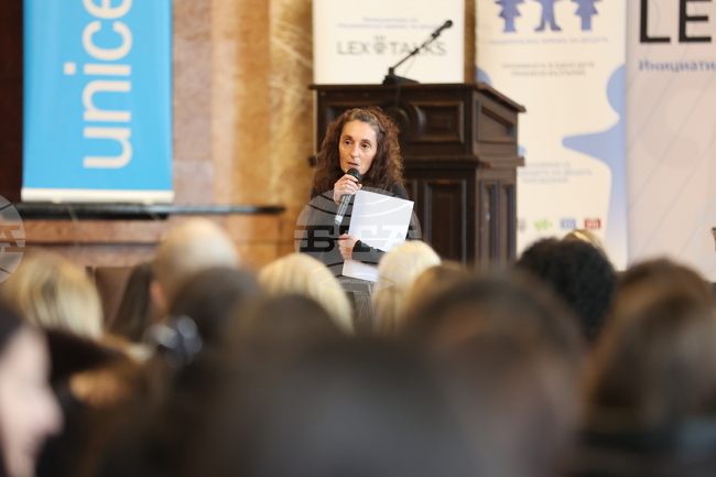 Зад маскираното поведение се крие отчужденост, импулсна агресия и усещане за липса на подкрепа, каза психологът Кръстинка Попова