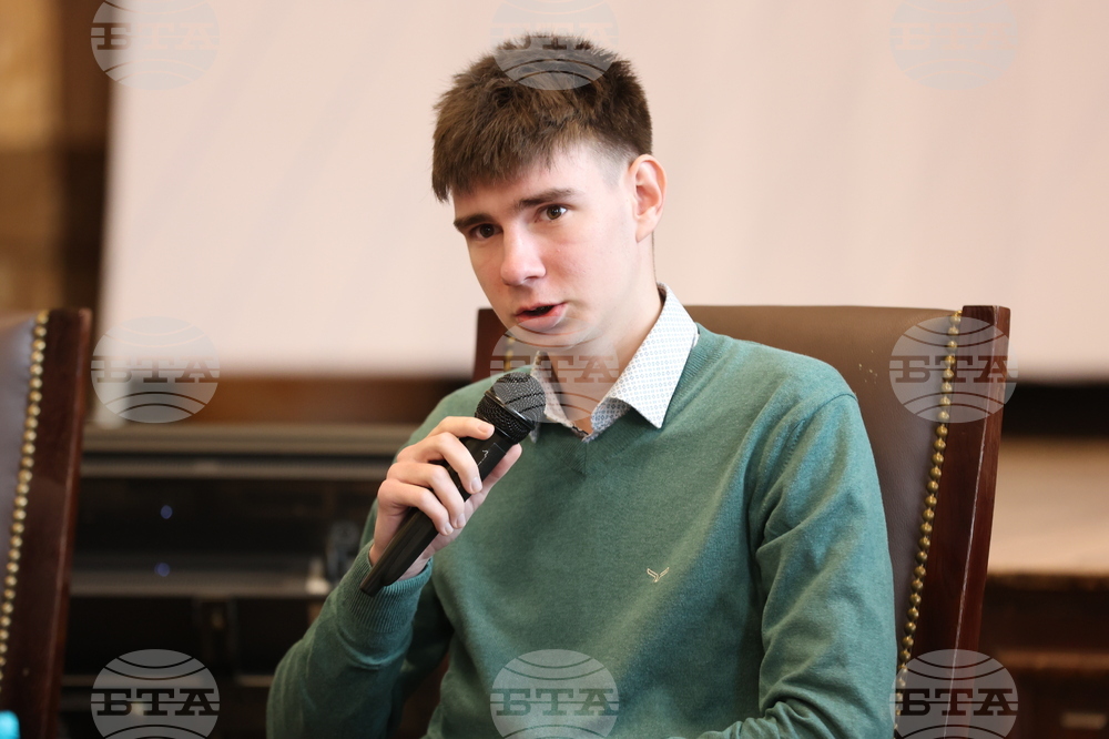 СУ „Св. Климент Охридски” - „Между бунта и закона - тийнейджърите в България” - дискусия