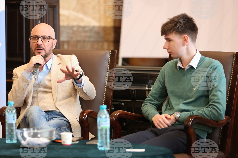 СУ „Св. Климент Охридски” - „Между бунта и закона - тийнейджърите в България” - дискусия