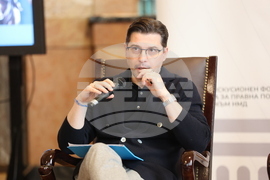 СУ „Св. Климент Охридски” - „Между бунта и закона - тийнейджърите в България” - дискусия