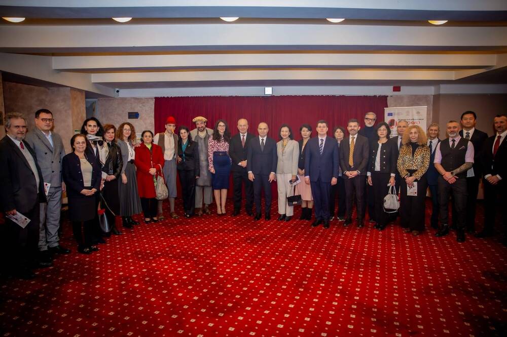 Комисия за прякото участие на гражданите, жалбите и взаимодействието с гражданското общество: „Истини и въображения: Пинокио и други фантазии“ откри диалог между изкуство, истина и общество 