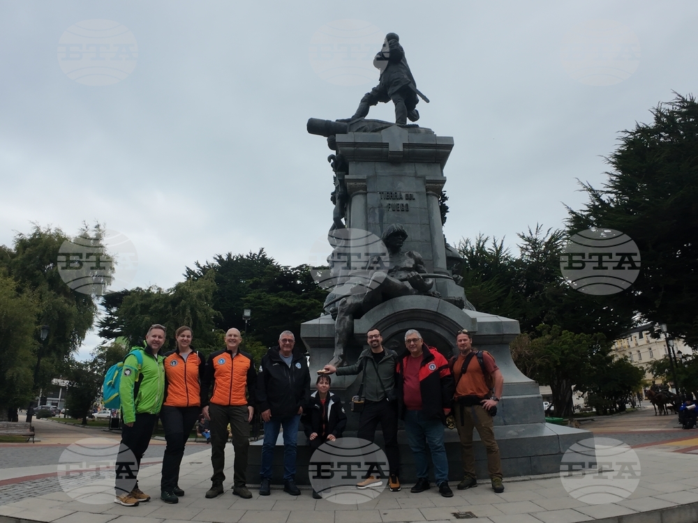 Bad Weather Keeps Bulgarian Antarctic Explorers in South America Outpost