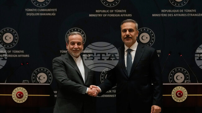 Външните министри на Турция и Иран са разговаряли по телефона