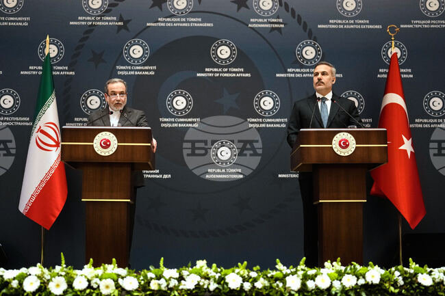 Турция призова САЩ и Иран да се върнат на масата на преговорите; Техеран потвърди готовността си за „справедливи и безпристрастни“ преговори