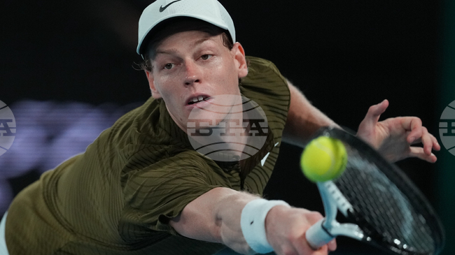 Яник Синер и Даниил Медведев постигнаха победи на старта на турнира по тенис в Доха