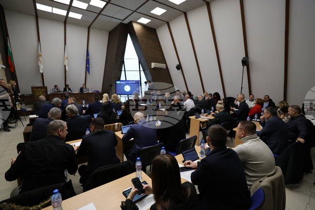 Шест редовни и едно извънредно заседание са провели общинските съветници в Благоевград за второто полугодие на 2025 г.