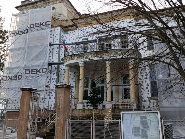 В Шумен започна санирането и на петте публични сгради, освен на жилищните блокове