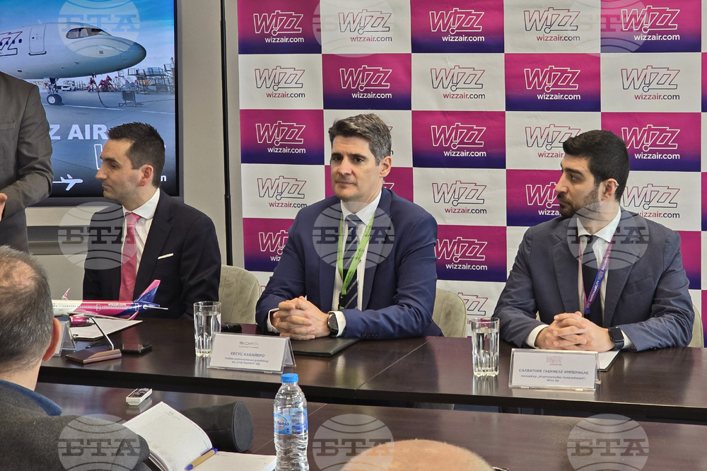 Летище „Васил Левски" - медийно събитие