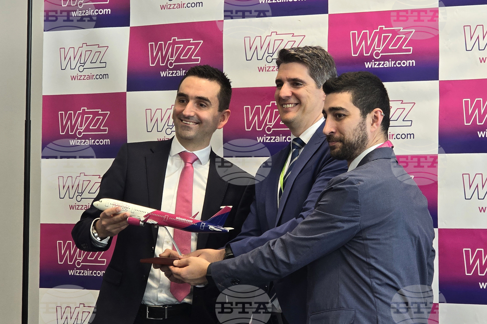 Летище „Васил Левски" - медийно събитие