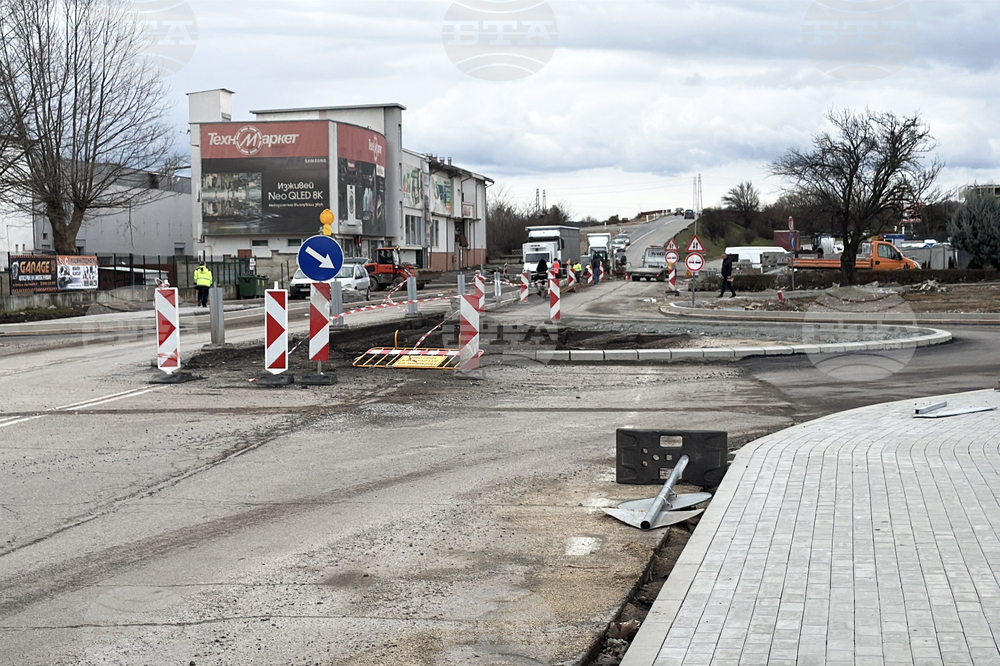 Казанлък - кръгово кръстовище - изграждане