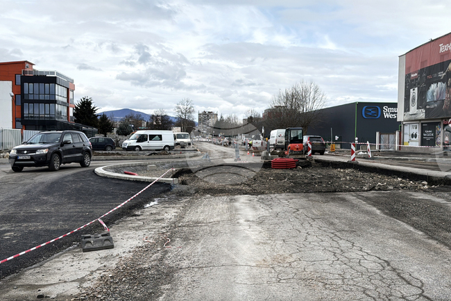 След великденските празници ще започне асфалтирането на новото кръгово кръстовище в западния край на Казанлък