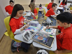 Нов STEM център на два етажа с осем зали беше открит във 2-ро Средно училище „Емилиян Станев“ в присъствието на министъра на образованието в оставка Красимир Вълчев. Снимка: МОН