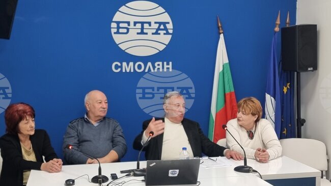 Културните институции на Смолян водят началото си от читалище „Христо Ботев - 1871“, посочи председателят Иван Иванов