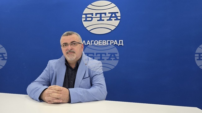 Едни от първите дарения на благоевградското читалище са от Рилския манастир, каза секретарят на културния институт Илиян Юручки