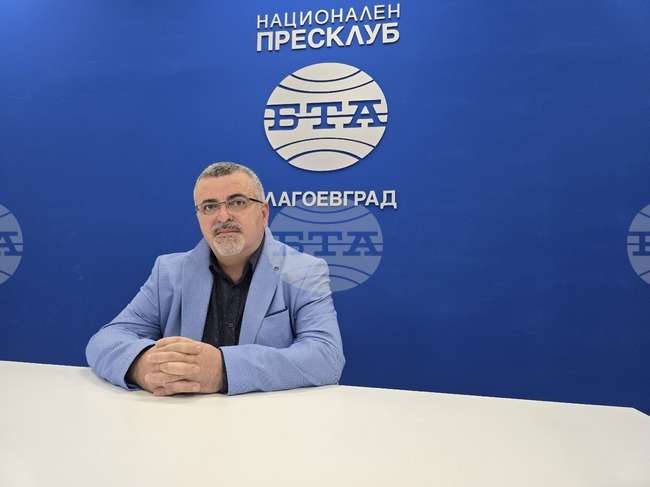 Едни от първите дарения на благоевградското читалище са от Рилския манастир, каза секретарят на културния институт Илиян Юручки