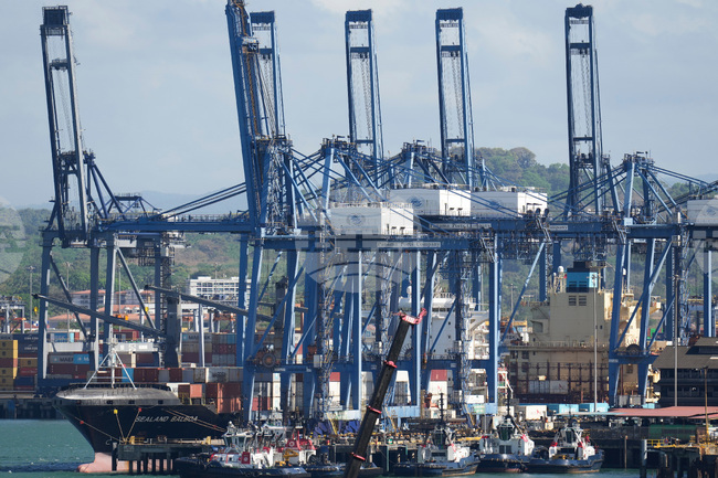 Филиал на „Си Кей Хъчисън“ започва арбитражна процедура срещу Панама заради прекратяването на концесия на две пристанища на Панамския канал