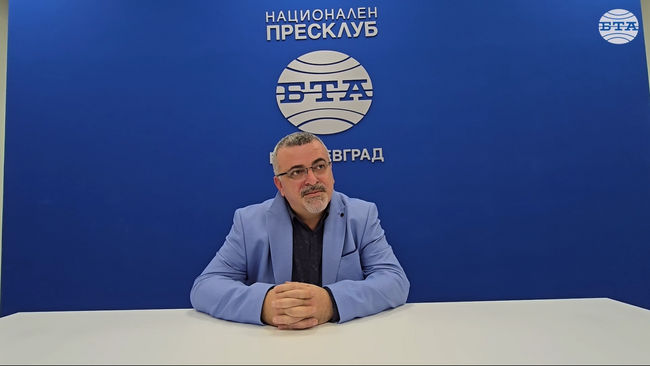 Едни от първите дарения на благоевградското читалище са от Рилския манастир, каза секретарят на културния институт Илиян Юручки