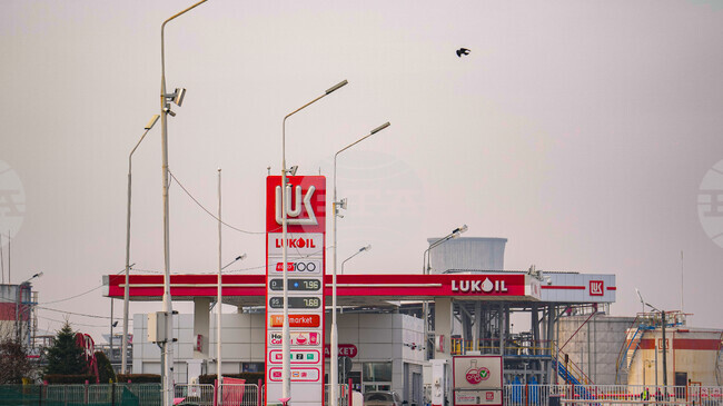 Лукойл дава на съд румънската държава след оттеглянето си от проекта "Тридент" в Черно море, позовавайки се на "форсмажорни обстоятелства"