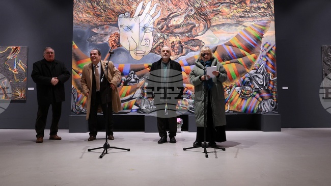 В творбите на Валентин Дончевски има всичко - страст, радост, болка, вяра, откровение и много цвят, каза художничката Долорес Дилова