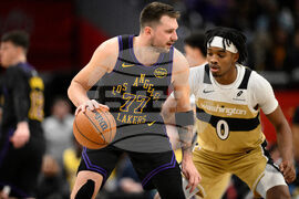 Lakers Wizards Basketball