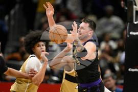 Lakers Wizards Basketball