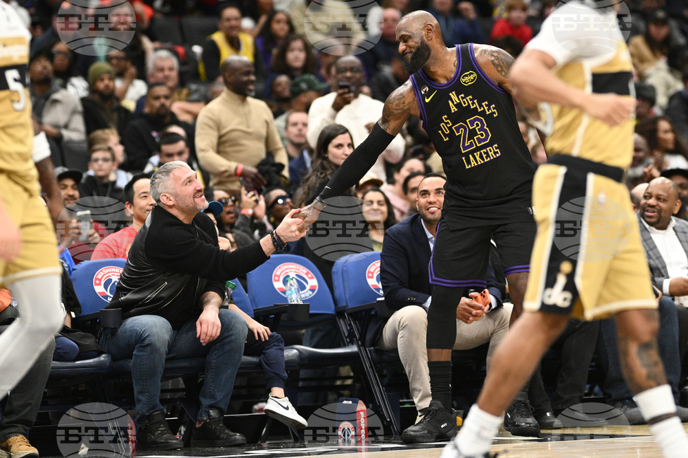 Lakers Wizards Basketball