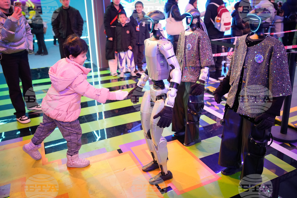 Гъвкав и лек хуманоиден робот за дома разработиха учени в Китай