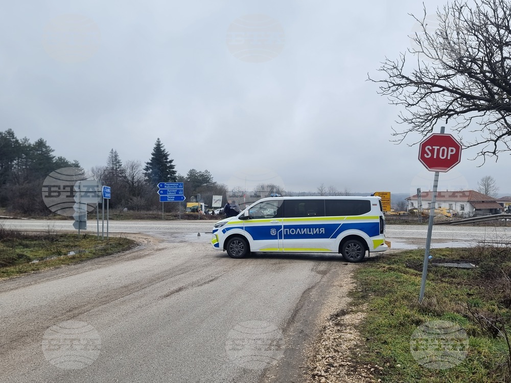 Въведени са обходни маршрути по път I-3 заради протест в района на село Телиш