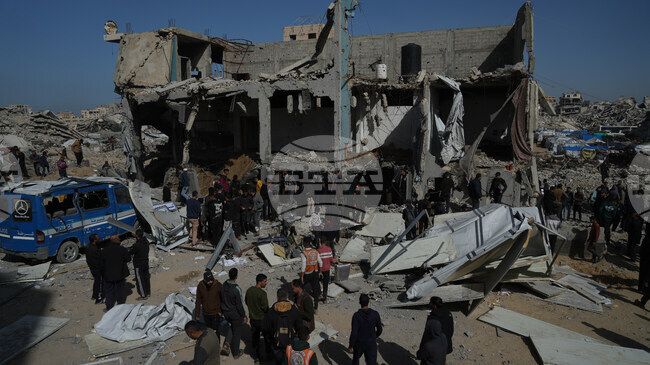 Най-малко 30 са вече жертвите при днешните израелски удари в ивицата Газа, съобщиха палестински медици 