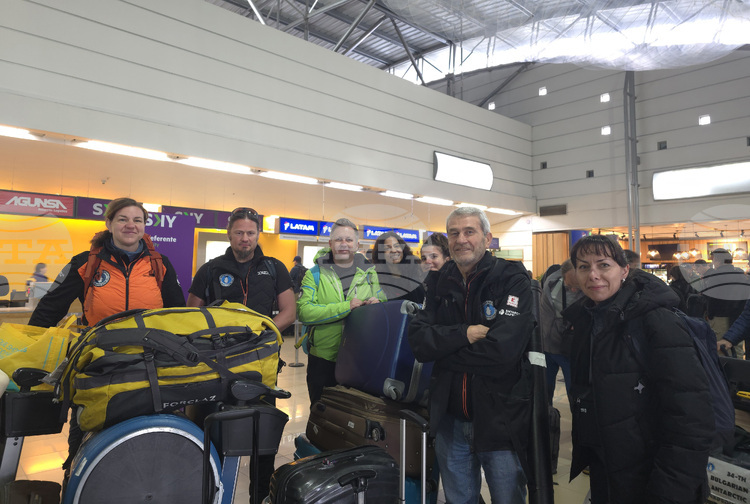 Penultimate Group of Participants in Bulgaria’s Antarctic Expedition Departs from Chile to King George Island, Antarctica