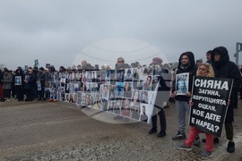 Село Телиш - протест срещу войната по пътищата - блокада на път