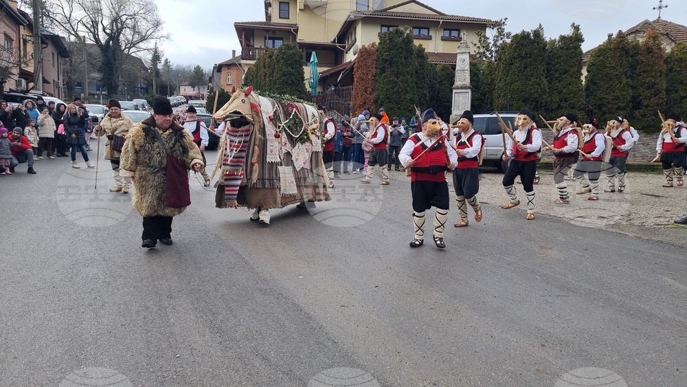 Село Кошов - фолклор - Джамал - обредна игра